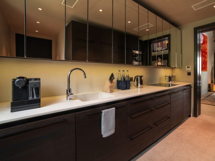 villa-vee-kitchen-sleek-modern-design-luxury-interior-maldives