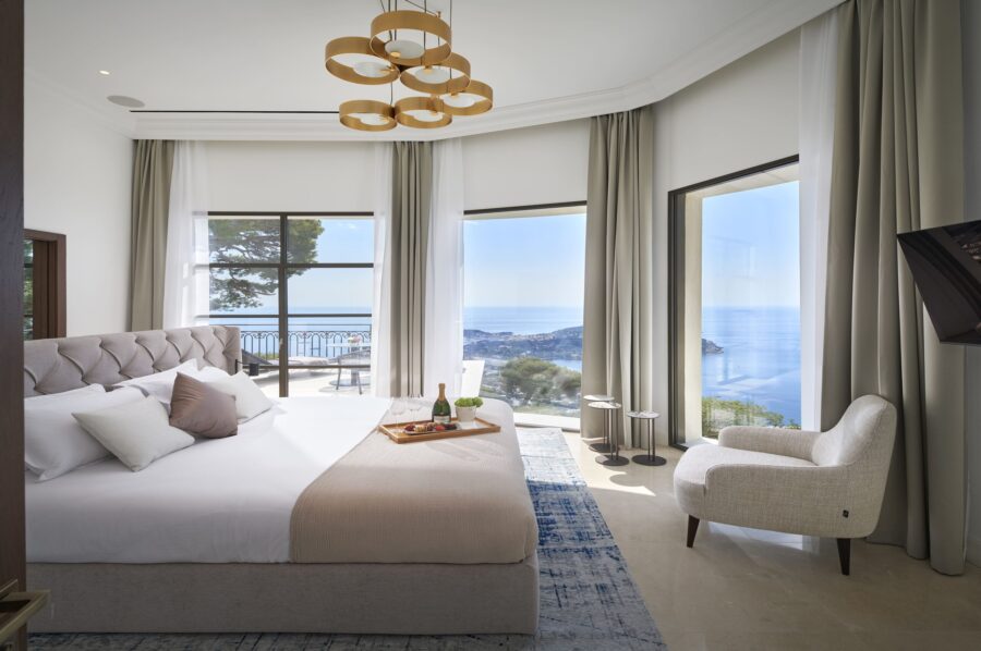 villa-violet-bedroom-seaview-luxury-modern-elegant-villefranche