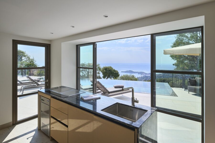 villa-violet-poolhouse-kitchen-seaview-poolview-luxury-villefranche
