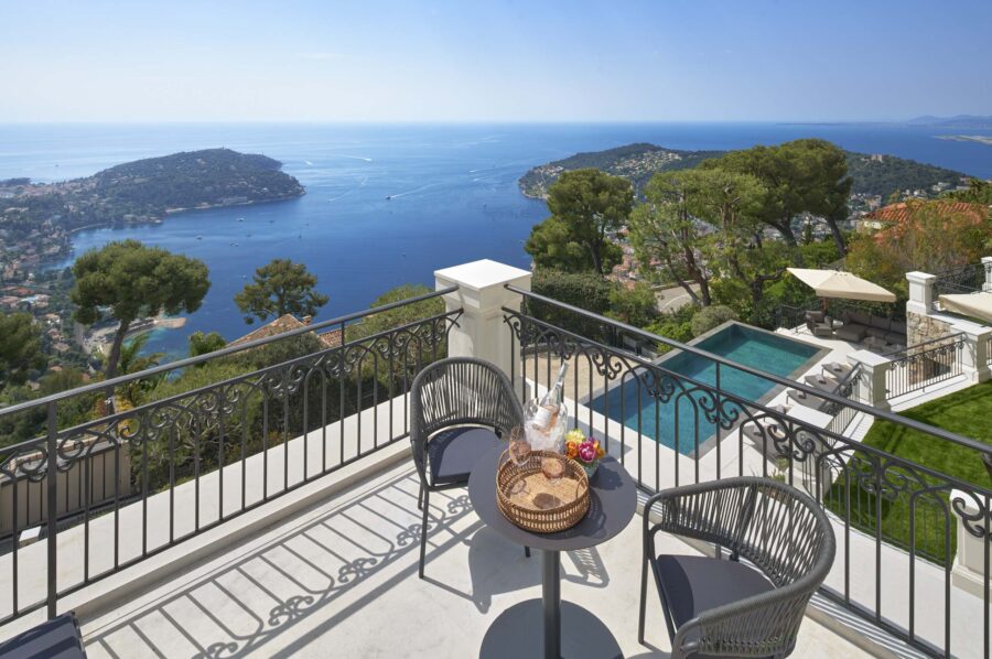 villa-violet-seaview-balcony-poolview-picturesque-luxury-villefranche