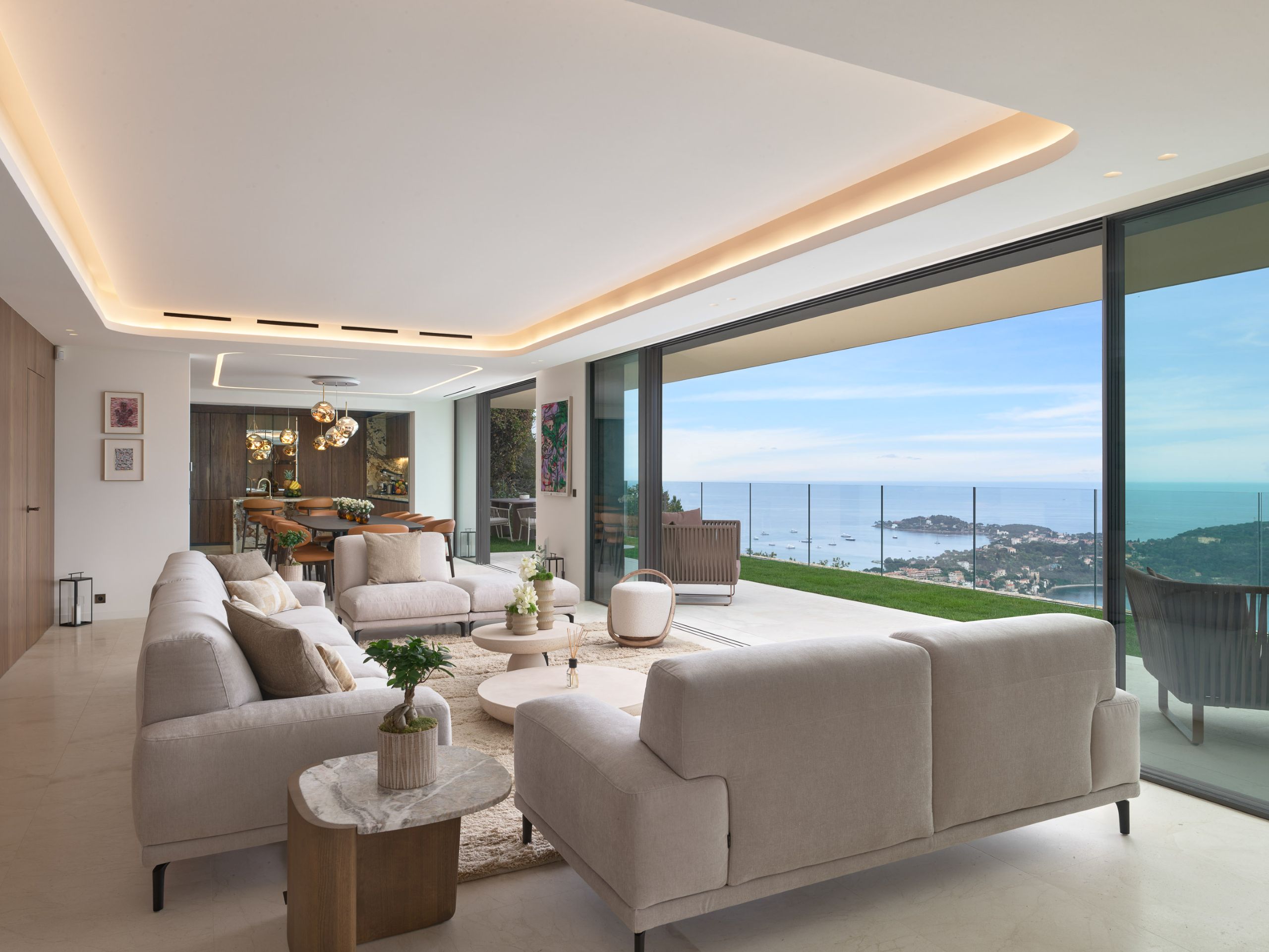 villa-viviette-livingroom-seaview-spacious-modern-elegant-interior-design-luxury-villefranche