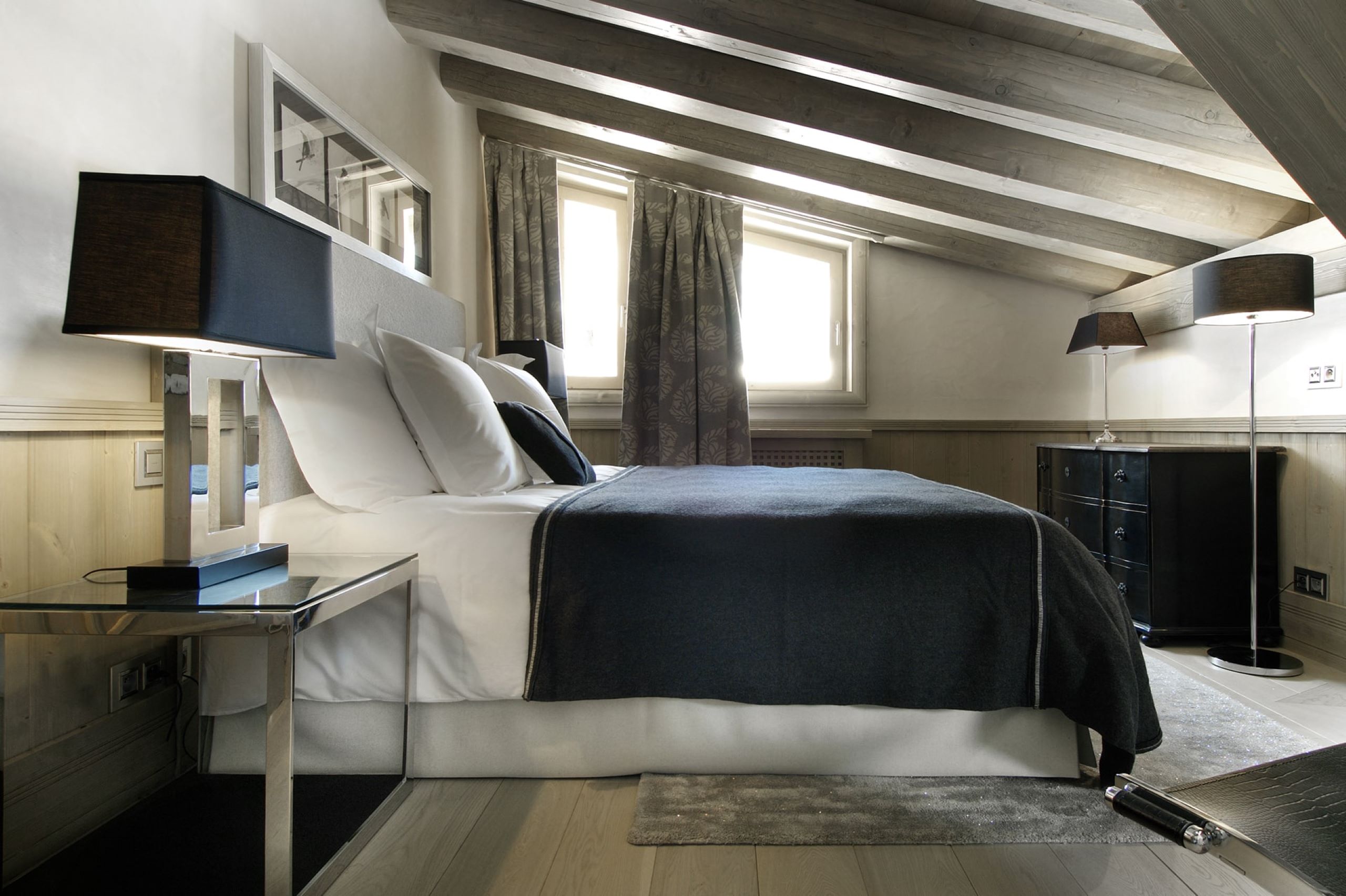 chalet-blair-bedroom-sleek-modern-design-luxury-vald'isere