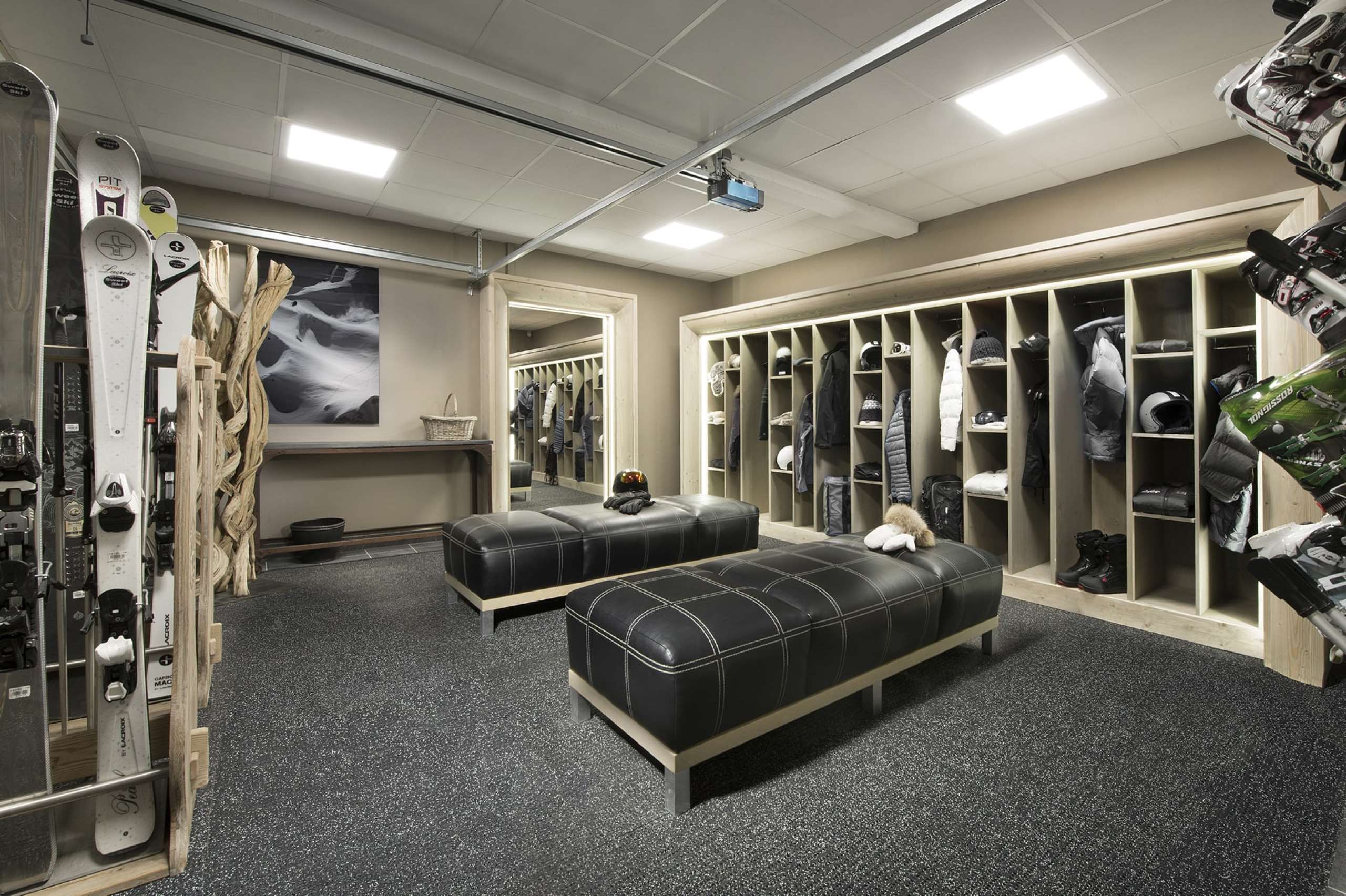 chalet-blair-ski-room-boot-room-skiin-skiout-luxury-vald'isere