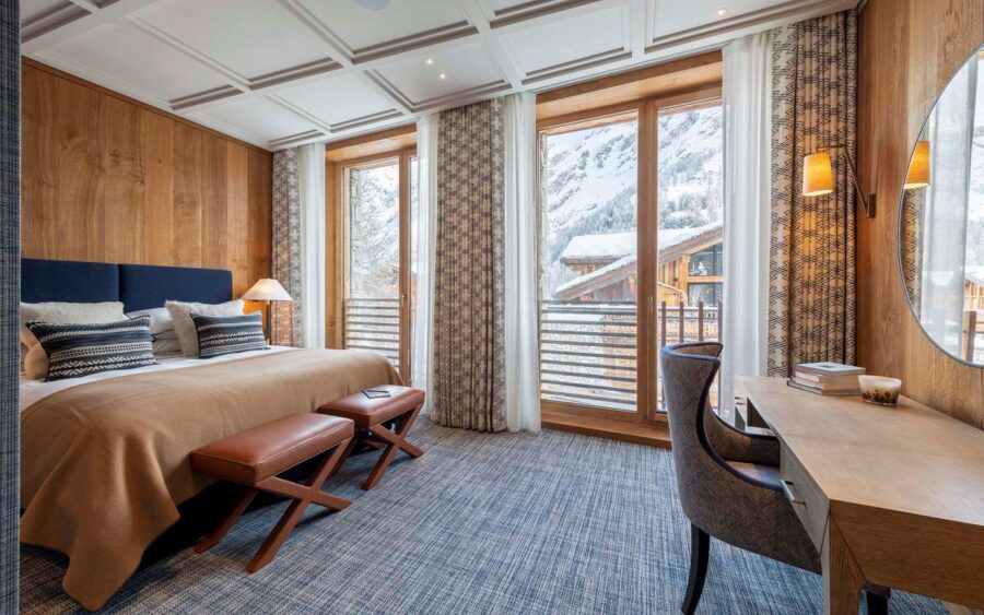 chalet-esme-bedroom-mountain-views-elegant-alpine-modern-luxury-vald'isere