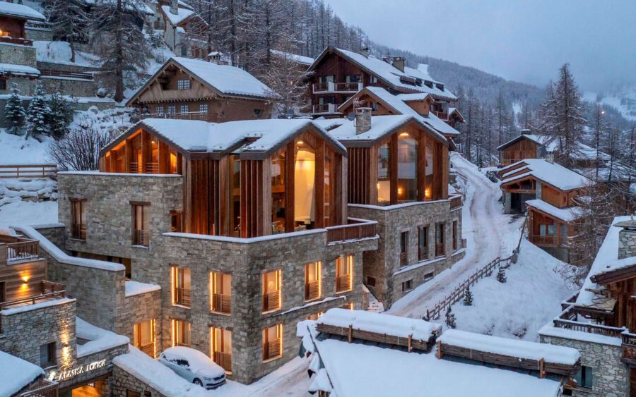 chalet-esme-exterior-winter-luxury-alpine-rental-retreat-vald'isere