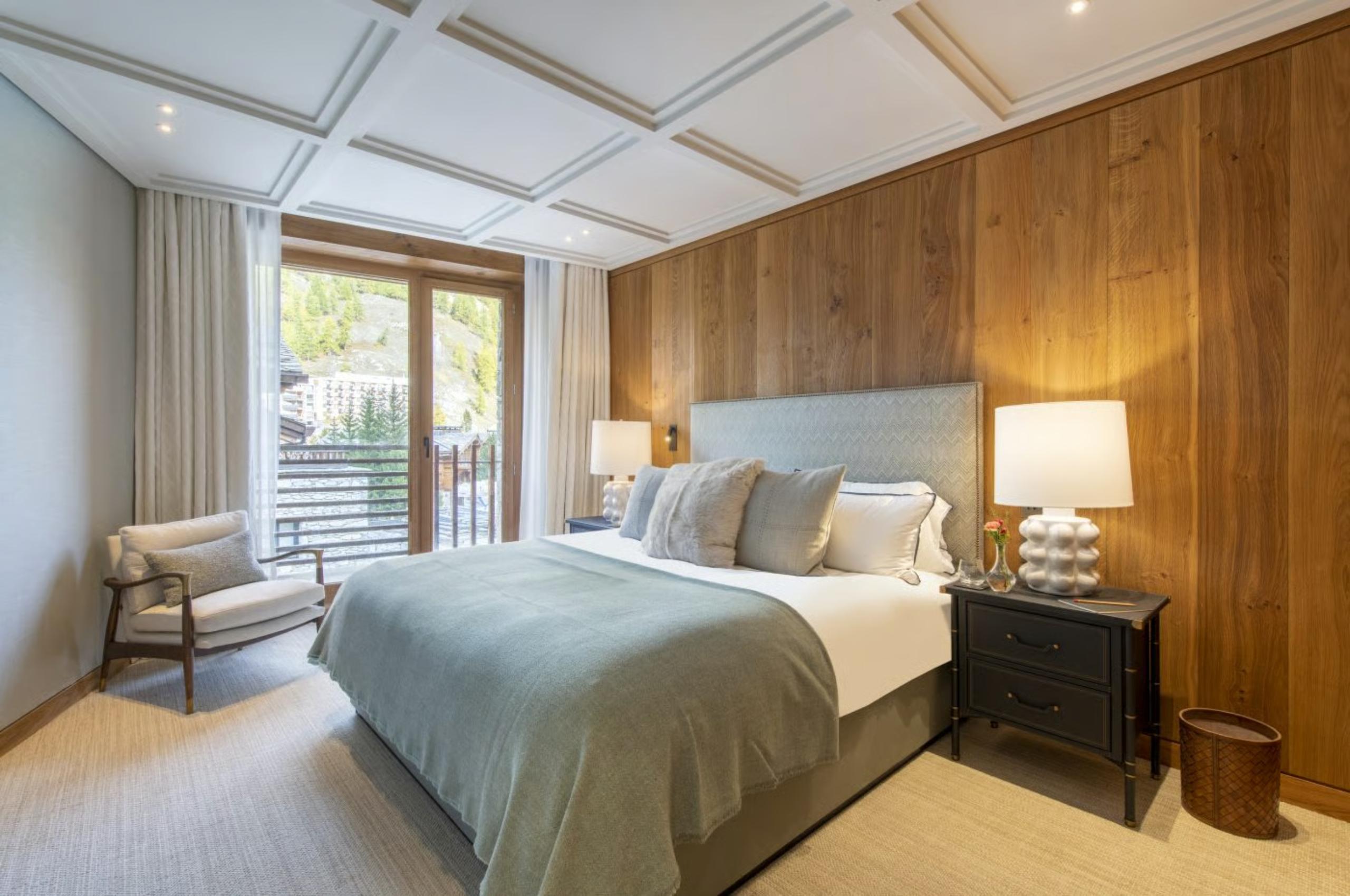 chalet-eva-bedroom-serene-elegant-retreat-luxury-vald’Isère