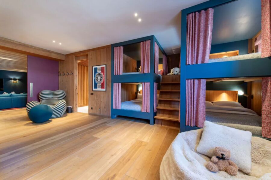 chalet-eva-bunk-bedroom-childrens-playroom-family-friendly-luxury-vald'isere