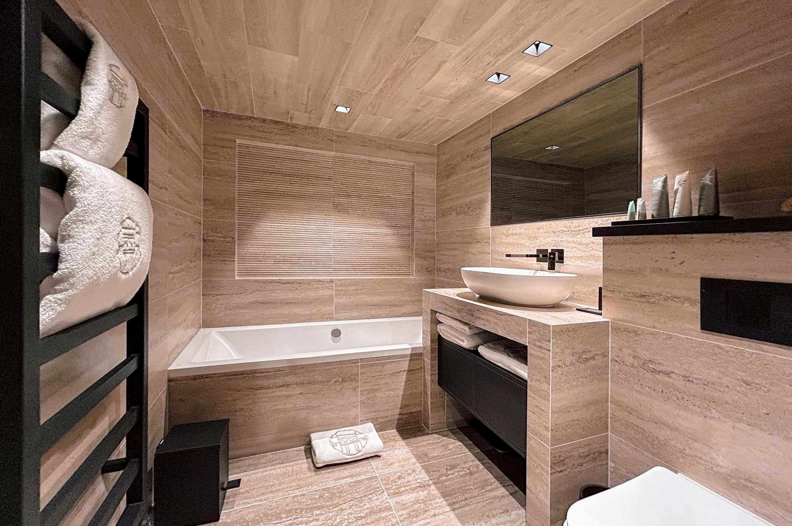 chalet-harper-bathroom-bathtub-sink-modern-spacious-luxury-megeve