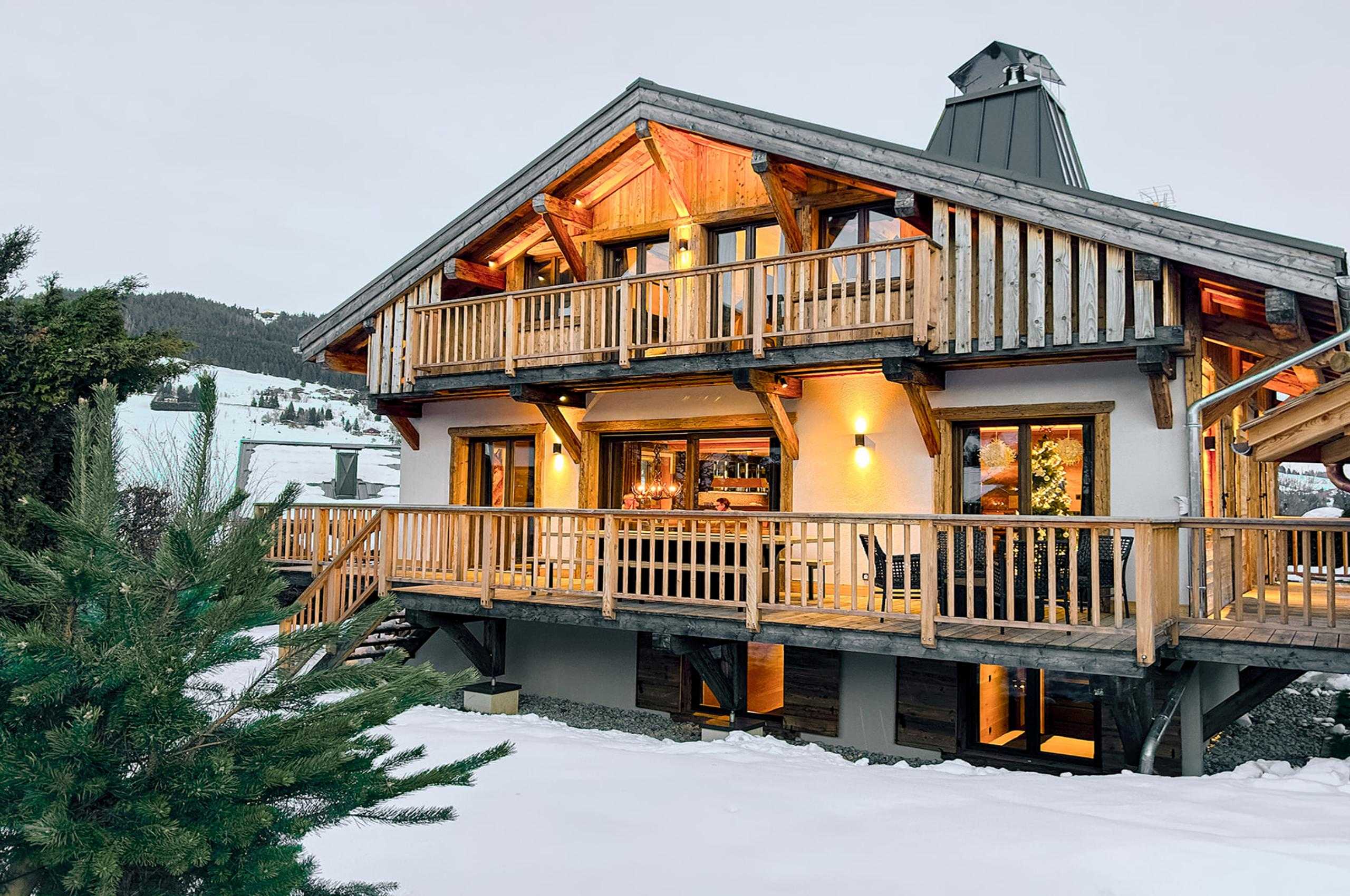 chalet-harper-mainpage-exterior-winter-luxury-rental-retreat-megeve