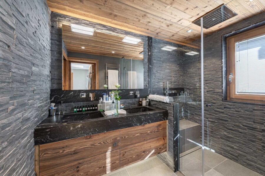 chalet-hollie-bathroom-double-sink-shower-modern-luxury-megeve