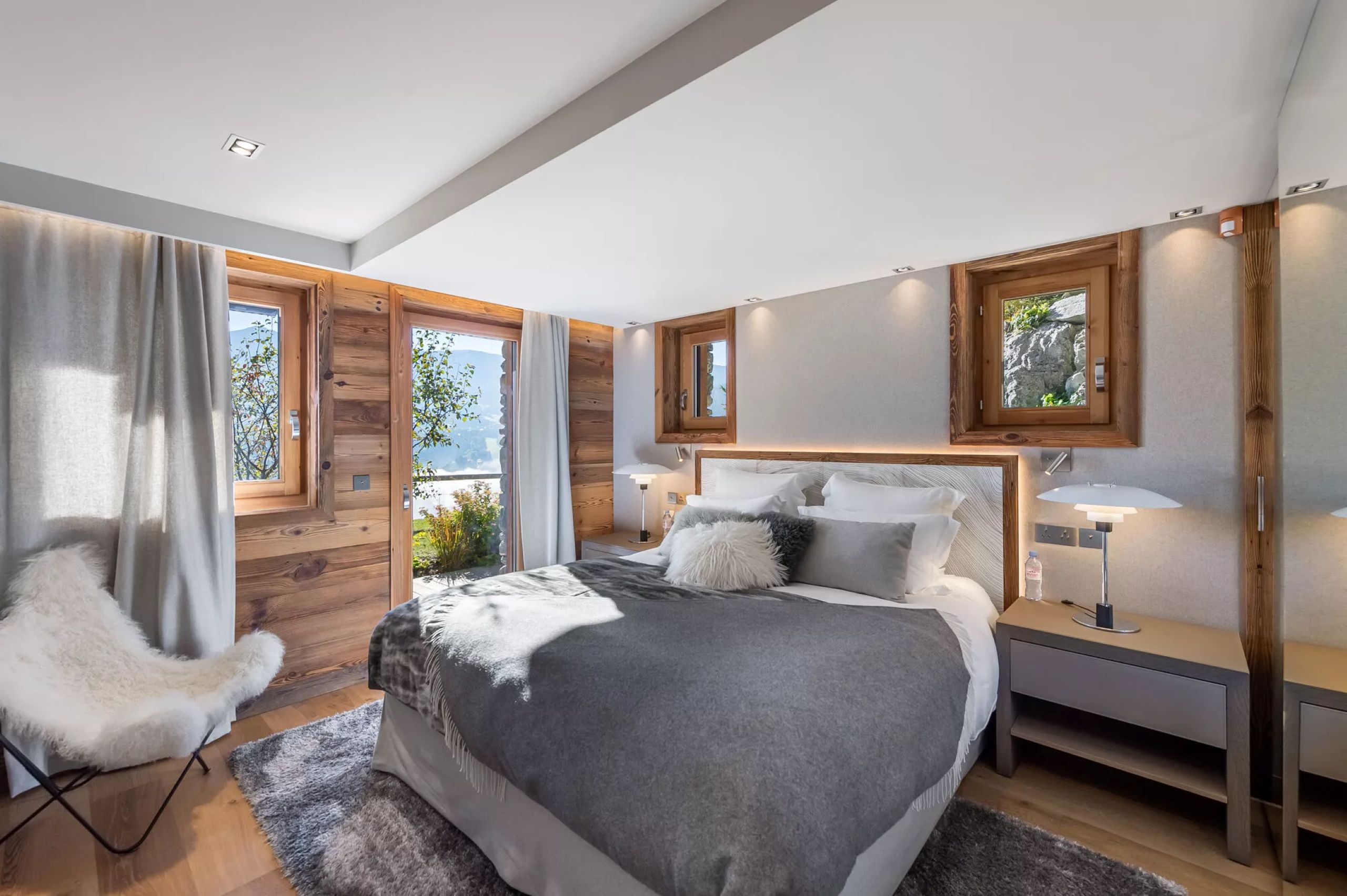 chalet-hollie-bedroom-scenic-views-summer-alpine-luxury-megeve