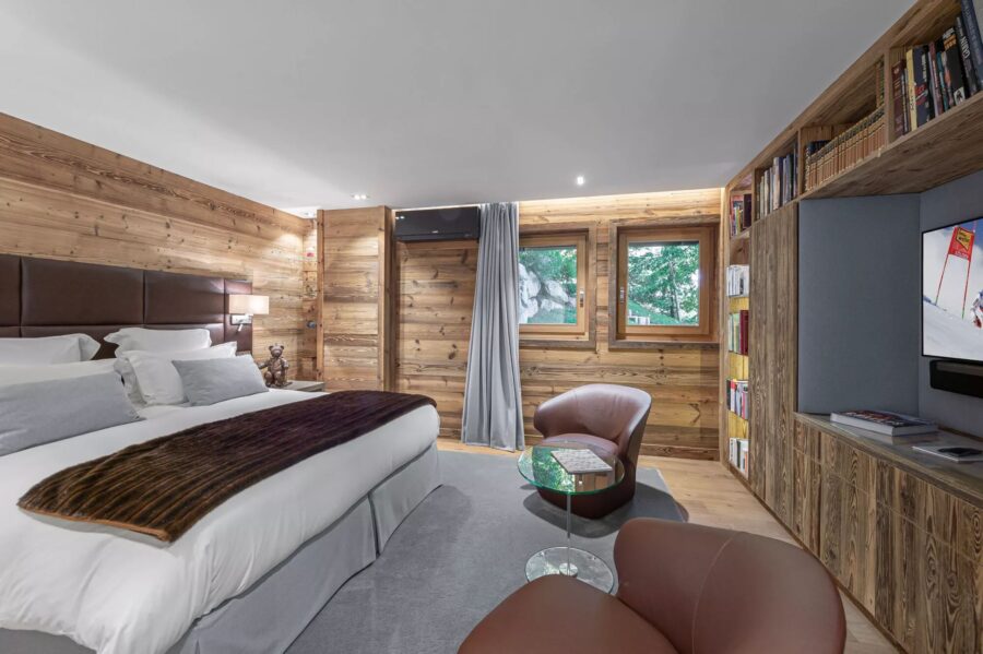 chalet-hollie-bedroom-tv-spacious-alpine-luxury-design-megeve