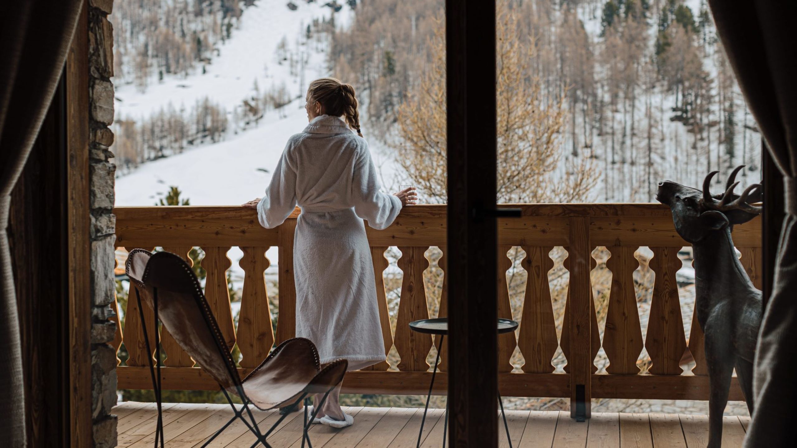 chalet-opal-balcony-mountain-woodland-view-luxury-alpine-rental-retreat-vald'isere