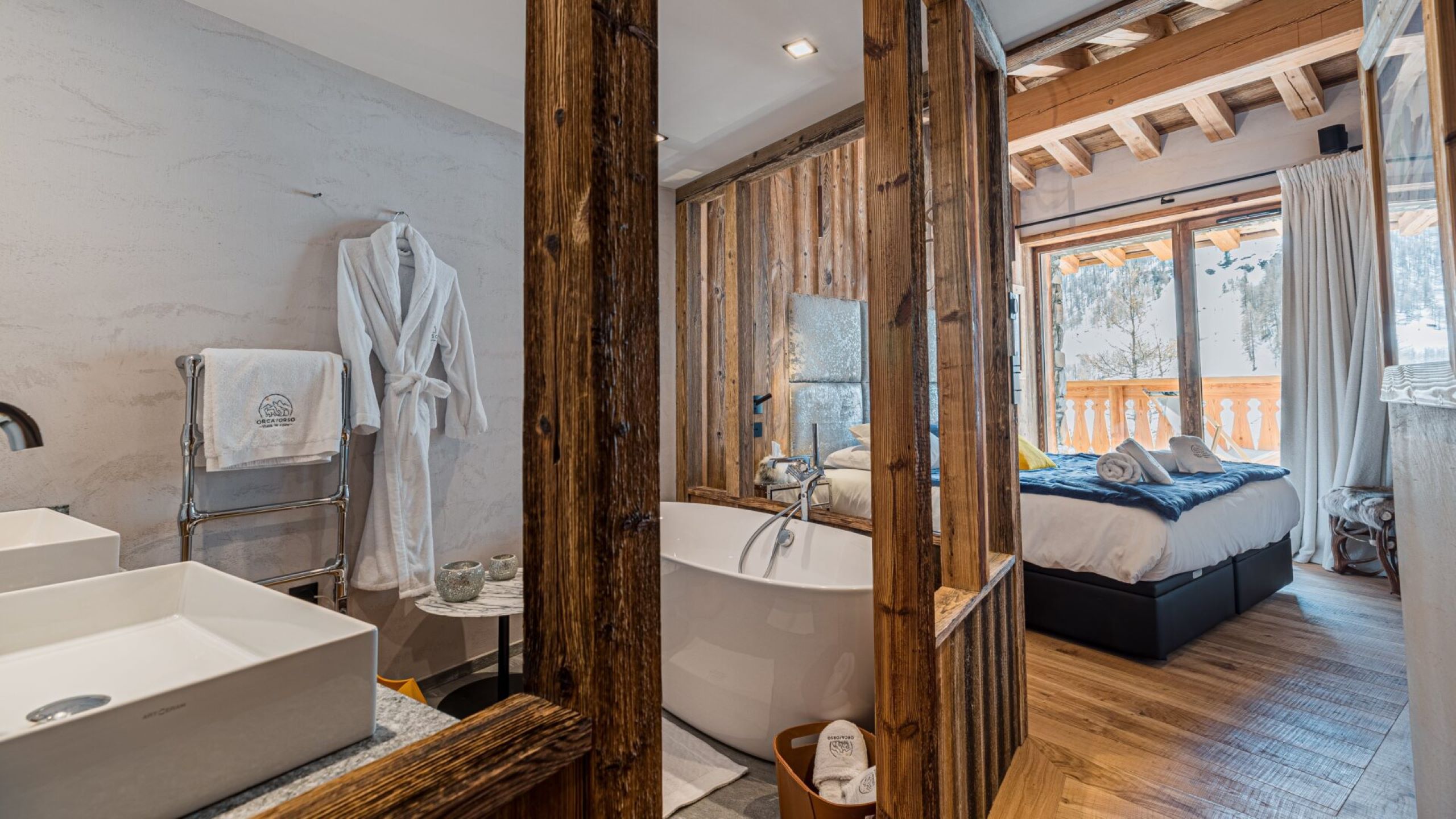 chalet-opal-bedroom-bathroom-double-sink-bathtub-balcony-luxury-interiors-vald'isere