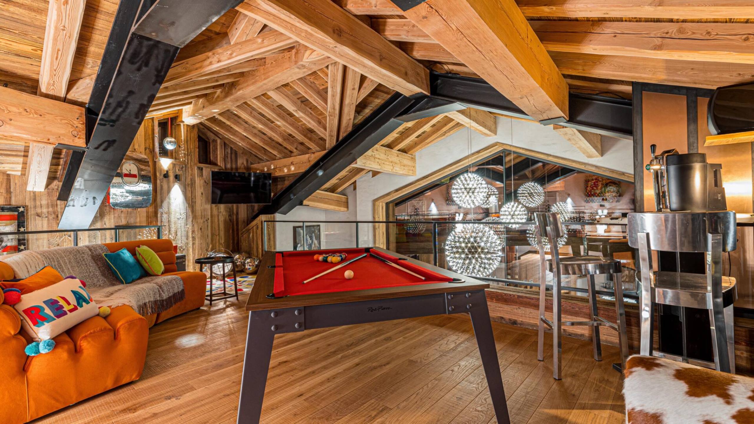 chalet-opal-games-room-mezzanine-bar-lounge-hosting-entertainment-luxury-vald'isere