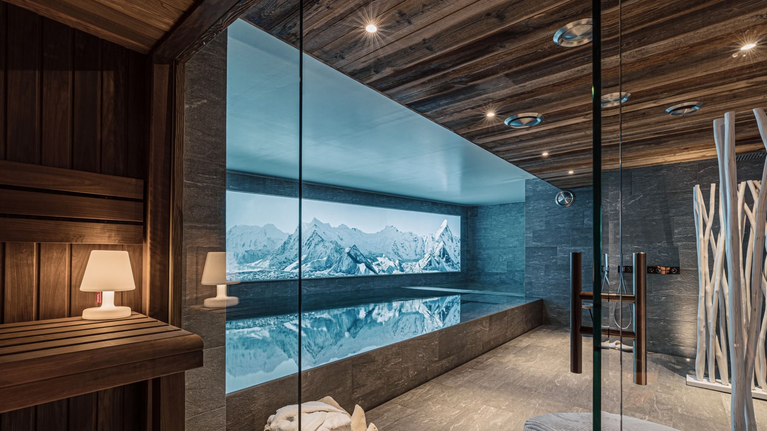 chalet-opal-indoor-swimming-pool-spa-wellness-luxury-vald'isere