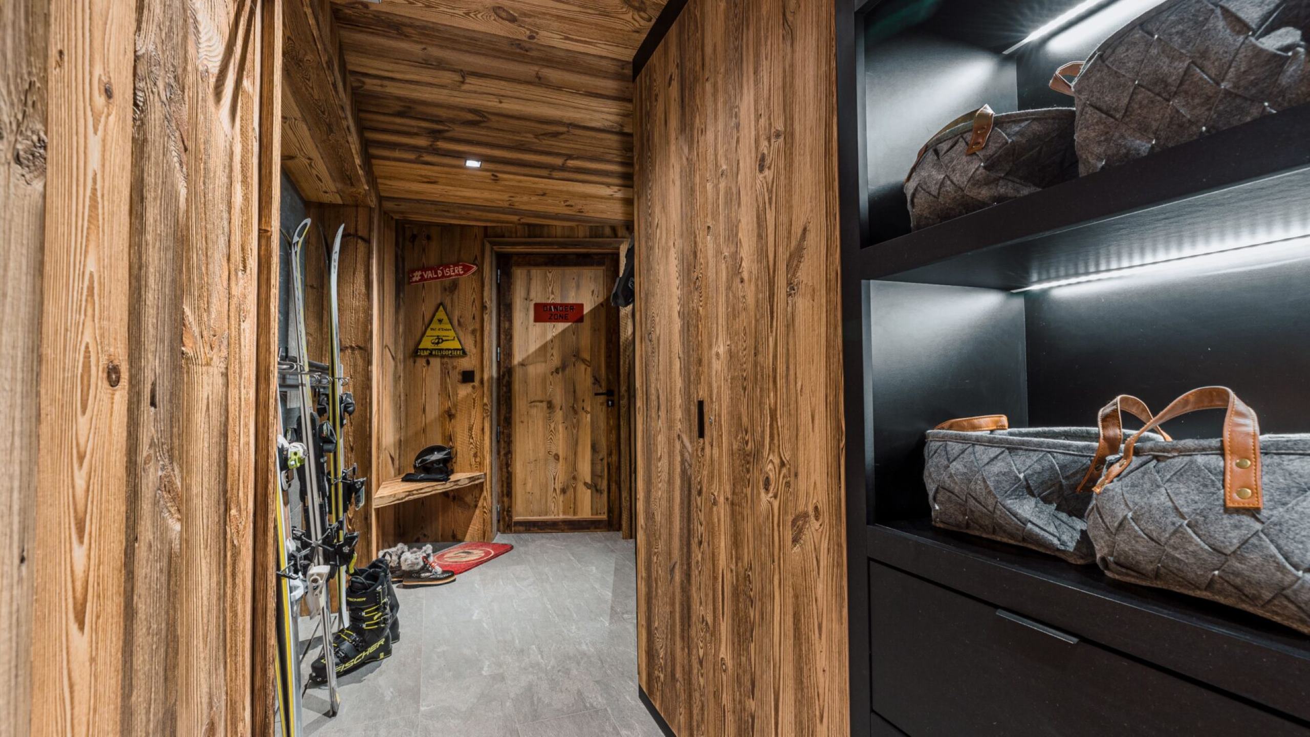 chalet-opal-ski-room-bootroom-skiin-skiout-luxury-vald'isere