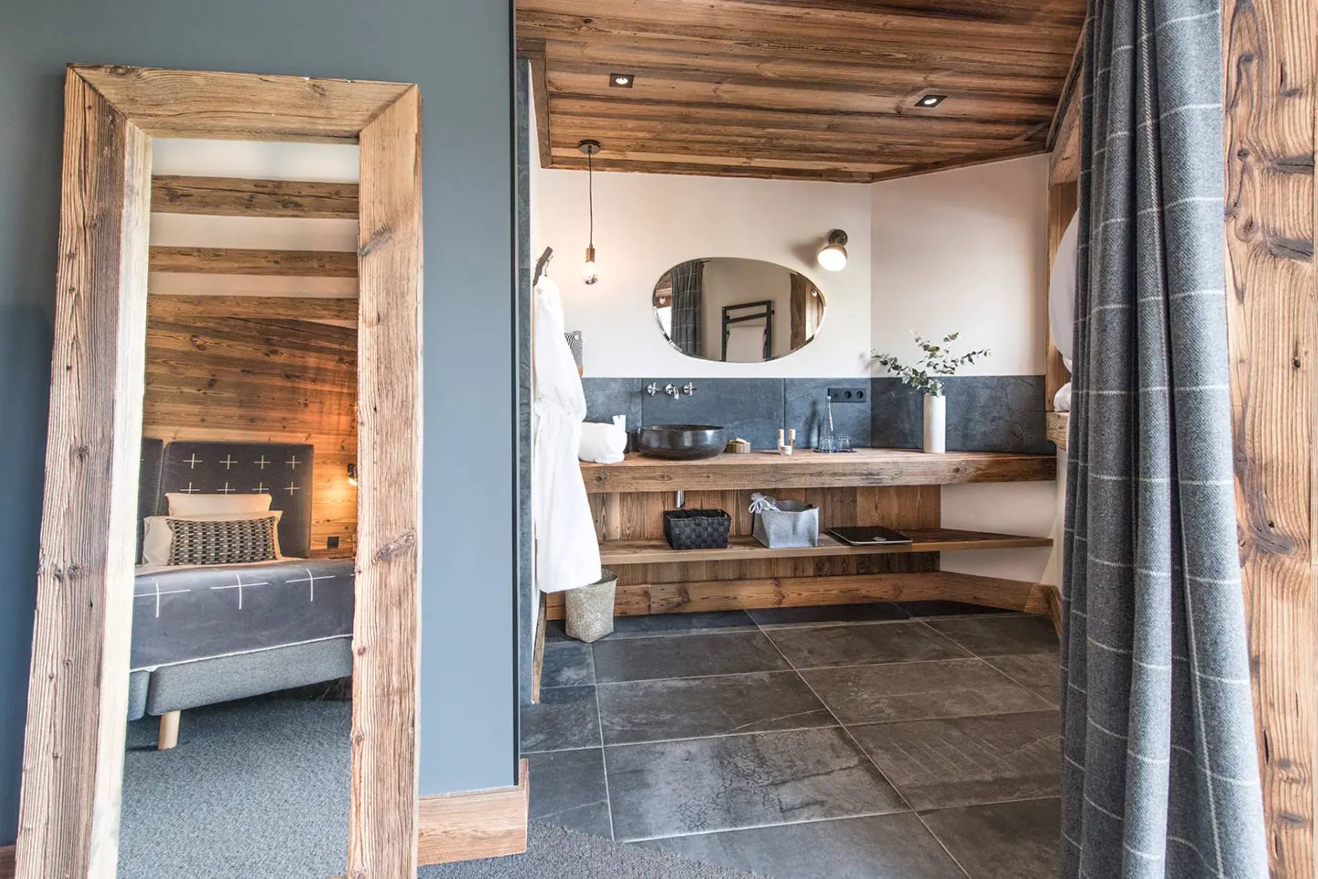 chalet-oralie-bathroom-bedroom-ensuite-elegant-charming-alpine-interiors-luxury-vald'isere