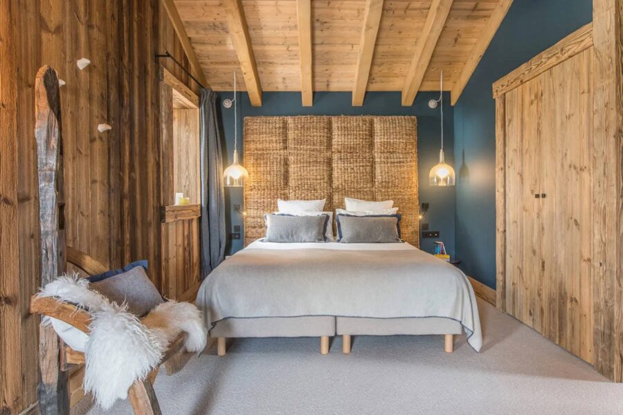 chalet-oralie-bedroom-modern-stylish-alpine-interior-design-luxury-vald'isere