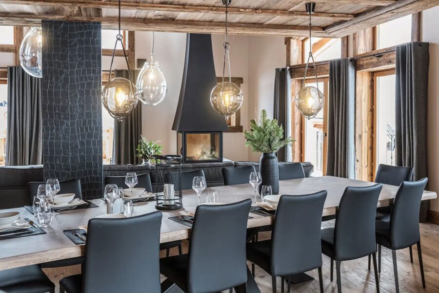 chalet-oralie-diningroom-living-space-fireplace-openplan-elegant-modern-stylish-sleek-design-luxury-vald'isere
