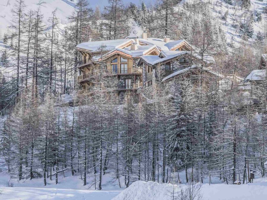 chalet-oralie-exterior-magical-winter-woodland-scenic-views-luxury-vald'isere