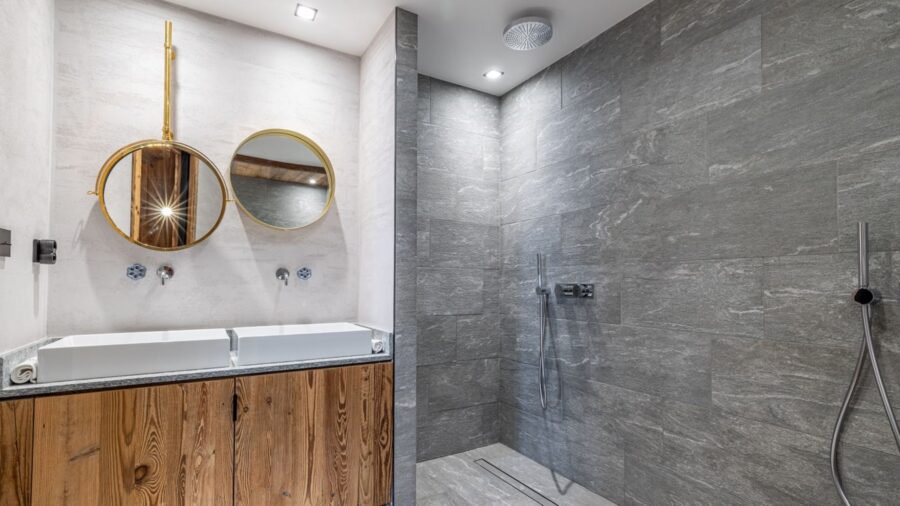 chalet-orly-bathroom-walk-in-shower-double-sink-modern-luxury-vald'isere