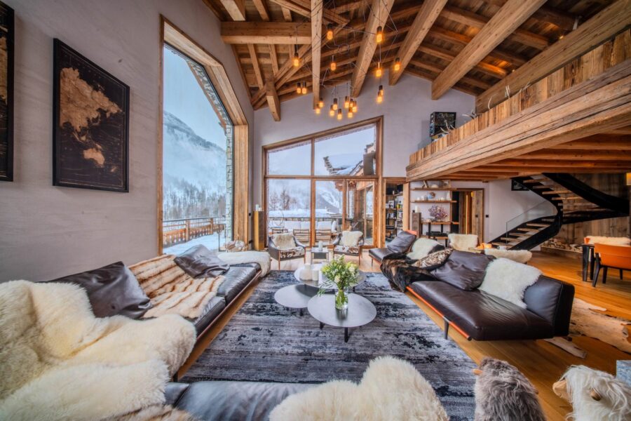 chalet-orly-mainpage-livingroom-lounge-openplan-spacious-mountain-views-luxury-alpine-rental-retreat-vald'isere