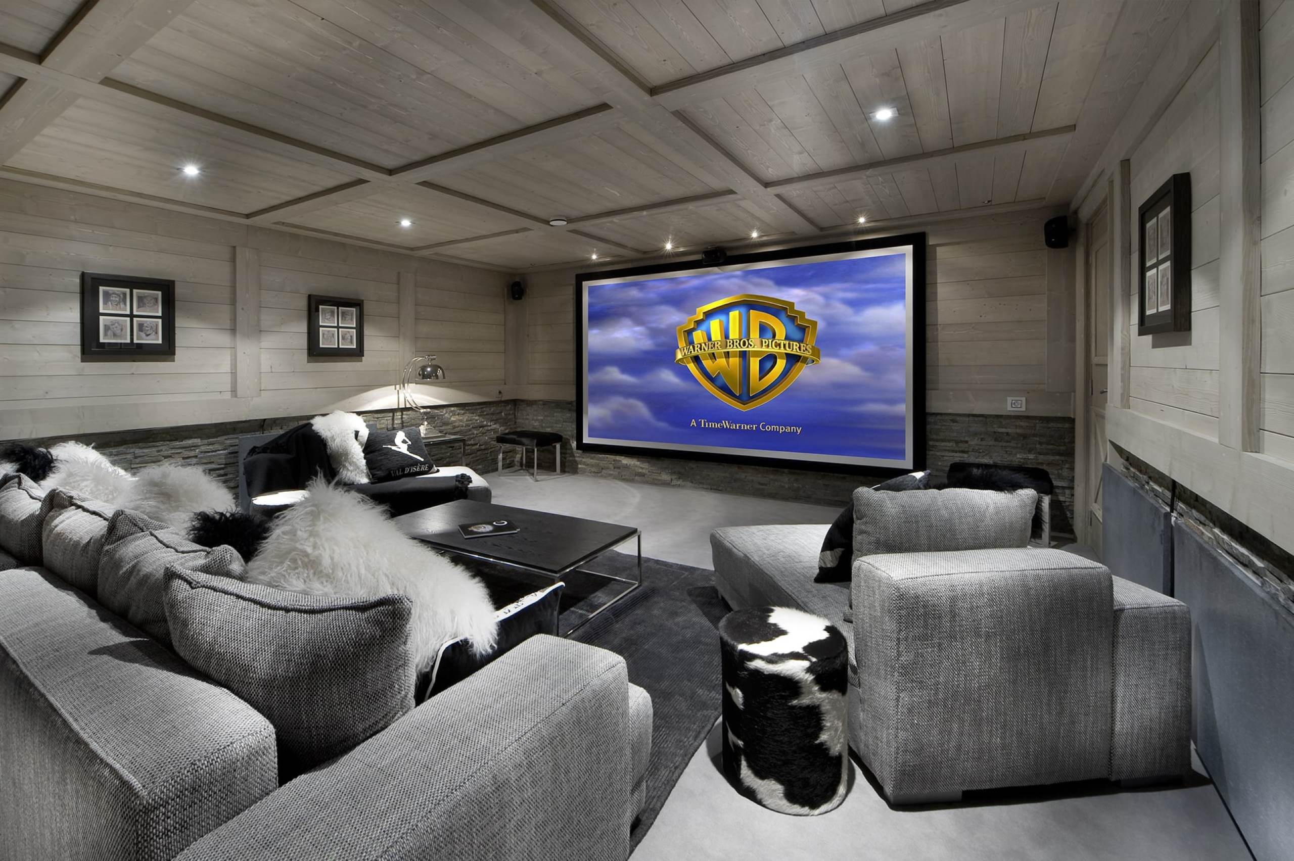 chalet-wren-cinema-room-movie-nights-film-family-luxury-vald'isere