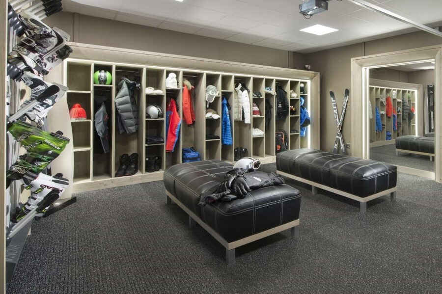 chalet-wren-skiroom-boot-room-skiin-skiout-luxury-alpine-retreat-vald'isere