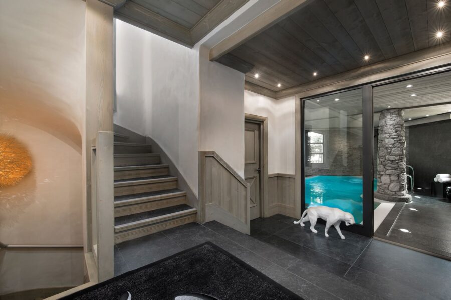 chalet-wren-swimming-pool-spa-wellness-luxury-vald'isere