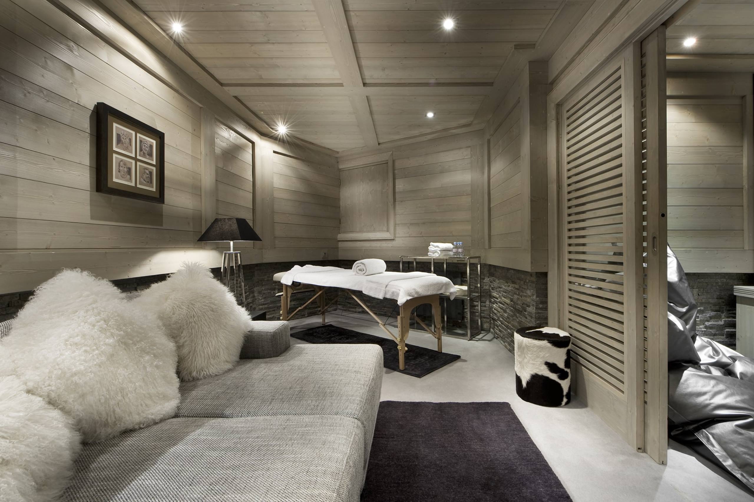 chalet-wren-treatment-room-massage-room-spa-wellness-luxury-vald'isere