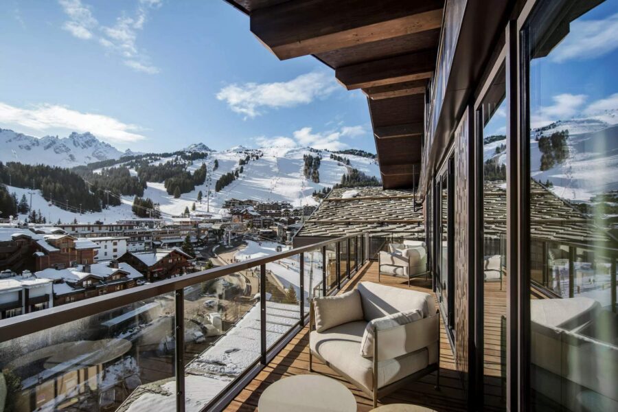 residence-air-balcony-stunning-mountain-ski-views-luxury-rental-retreat-courchevel1850