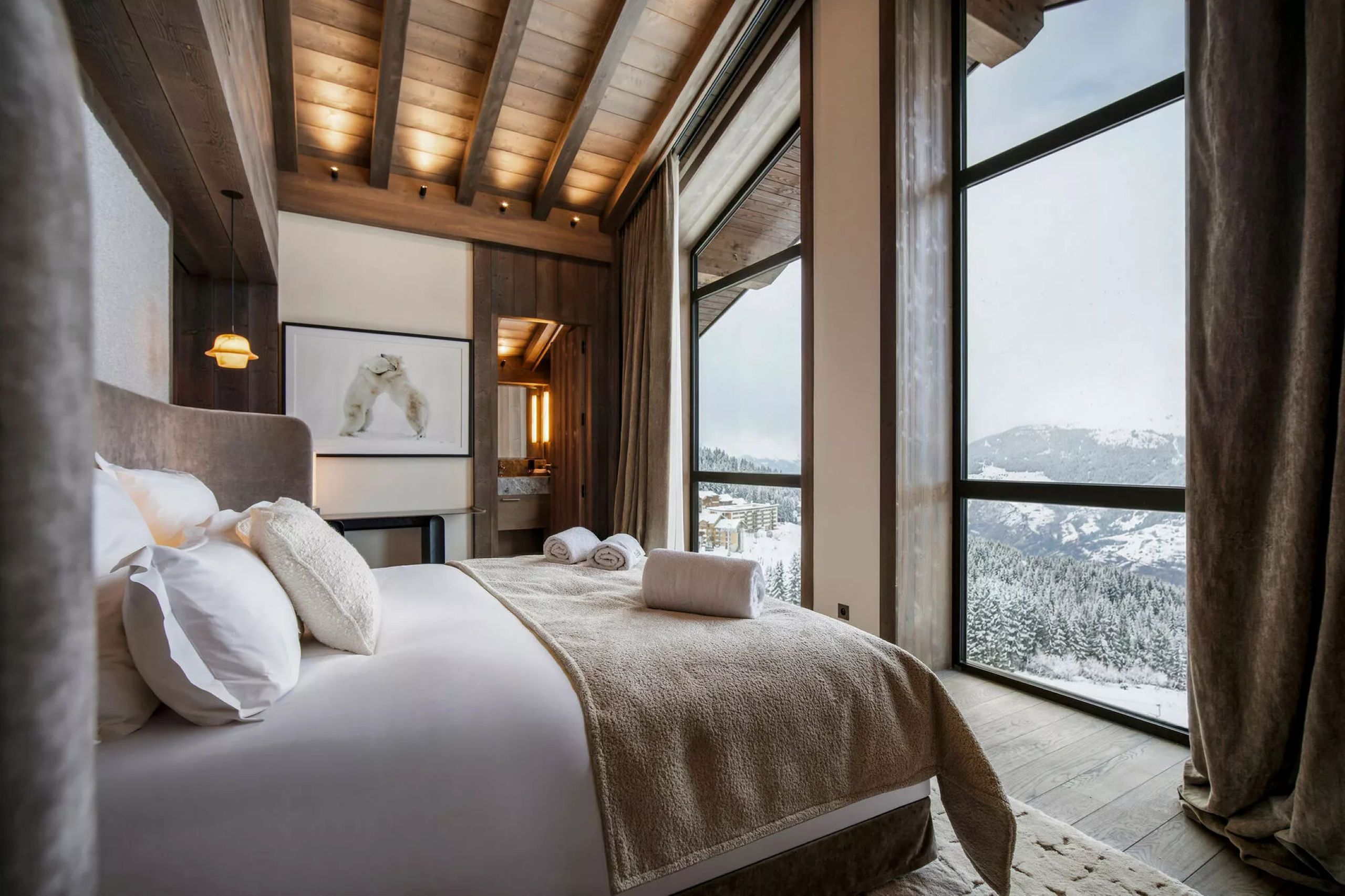 residence-air-bedroom-scenic-mountain-views-elegant-sleek-modern-interiordesign-luxury-courchevel1850