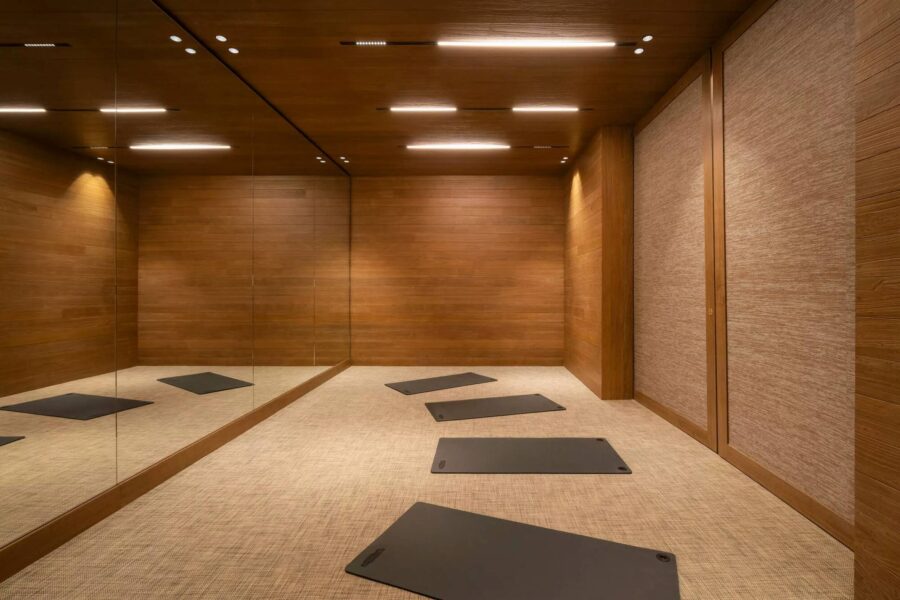 residence-air-yoga-studio-fitness-class-workout-wellness-gym-luxury-courchevel1850