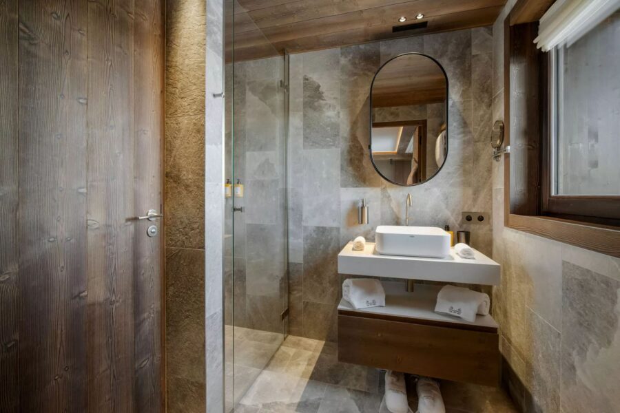 residence-aura-bathroom-ensuite-sink-shower-modern-luxury-courchevel1850