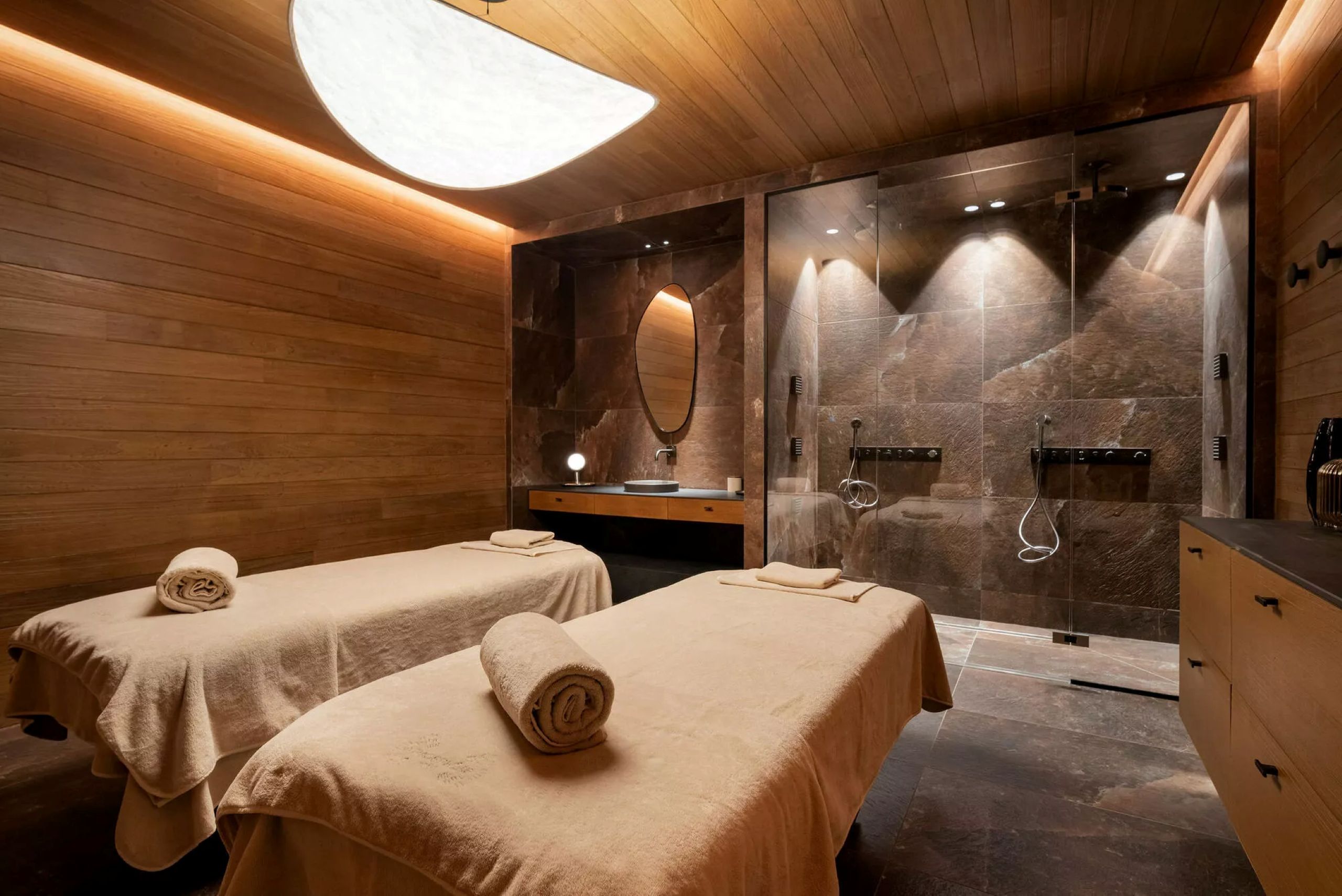 residence-aura-massage-room-wellness-spa-luxury-courchevel1850