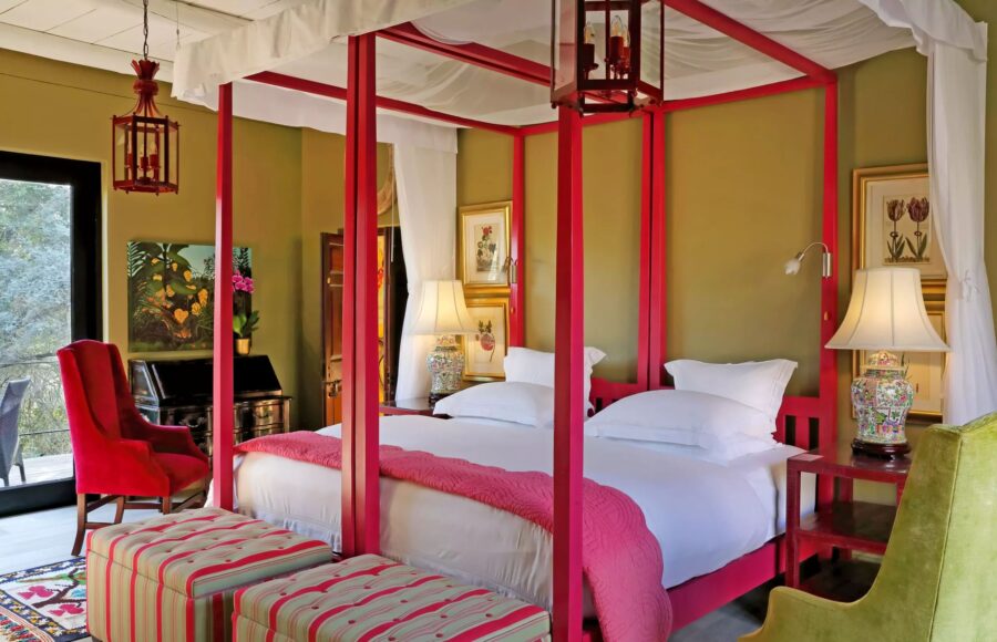 villa-amari-bedroom-elegant-opulent-design-luxury-southafrica