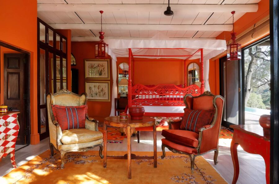 villa-amari-bedroom-opulent-elegant-grand-design-luxury-southafrica