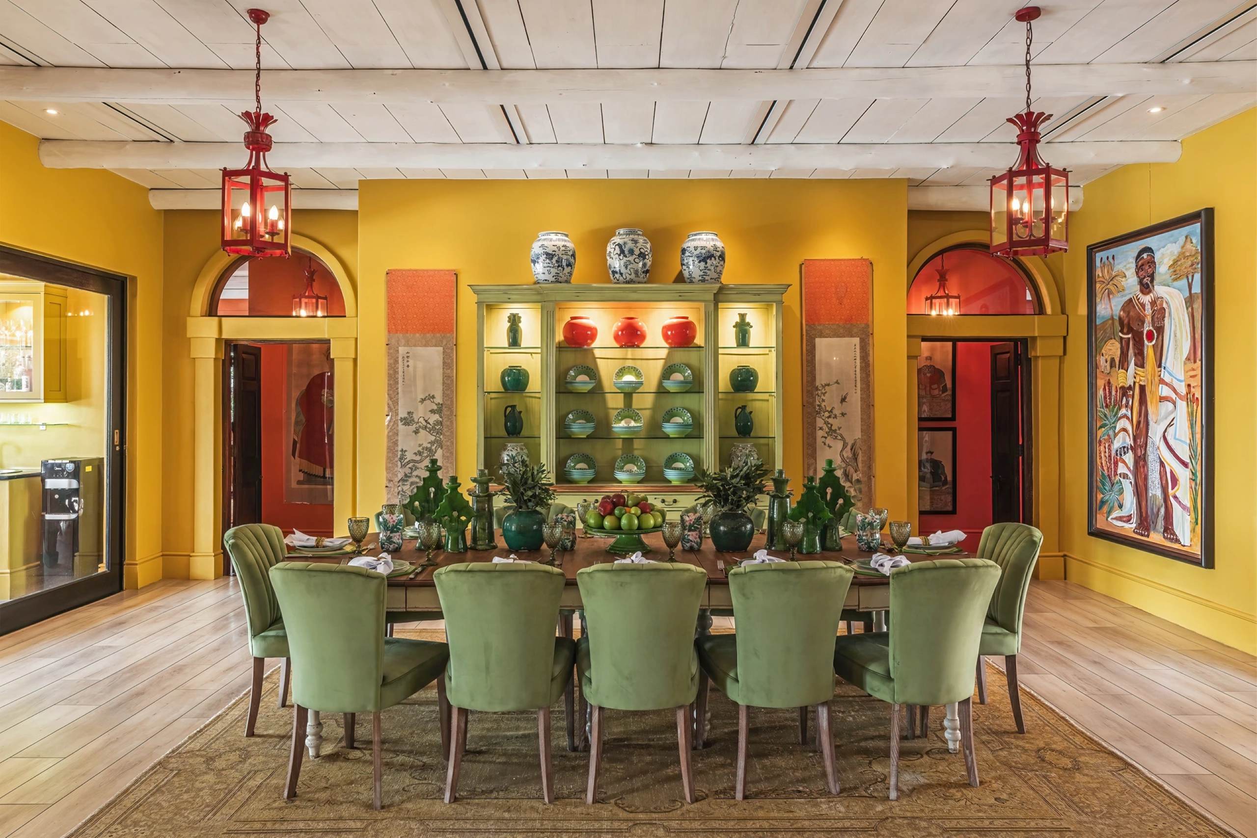 villa-amari-diningroom-grand-elegant-interior-design-luxury-southafrica