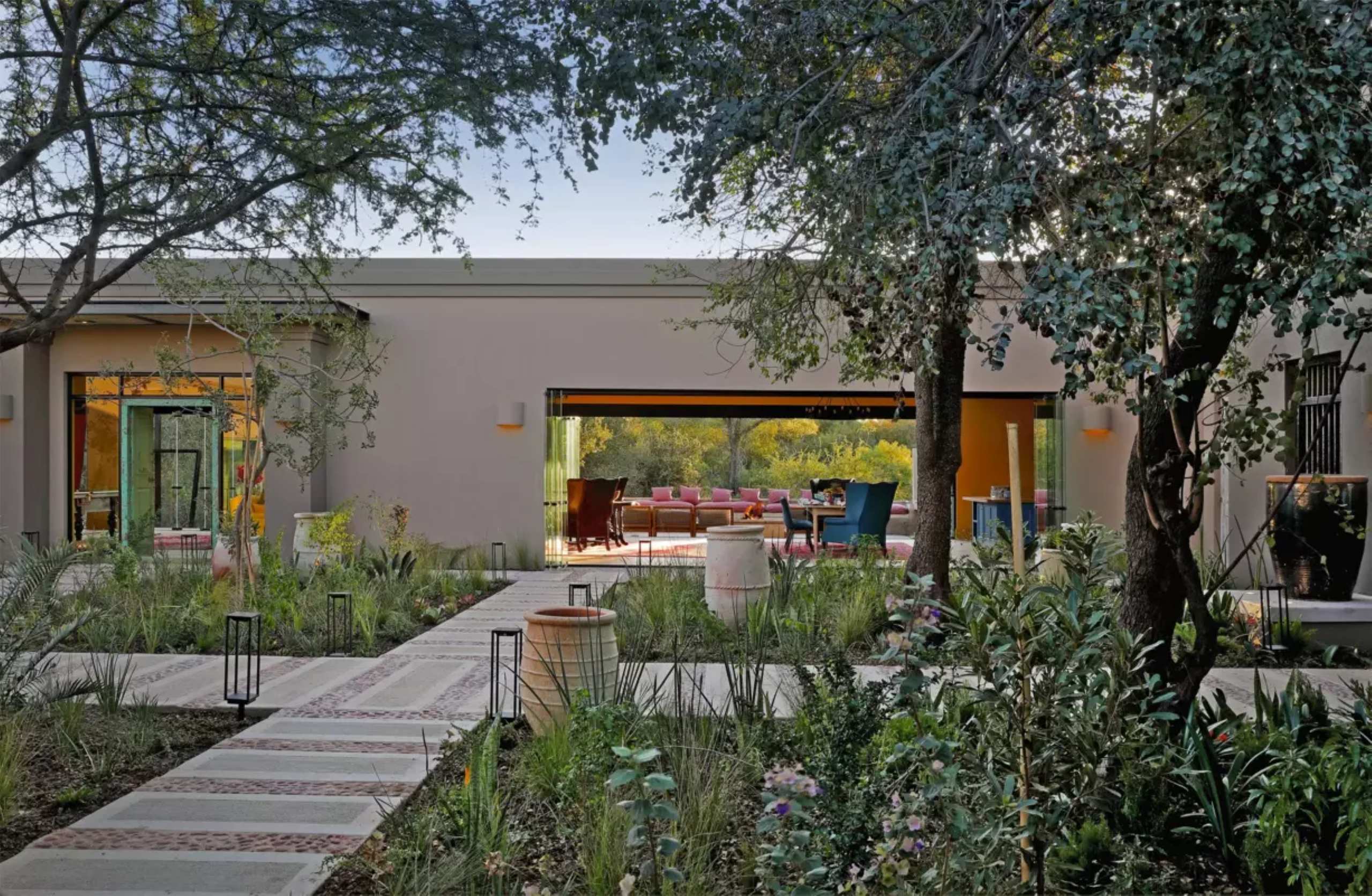 villa-amari-walkway-garden-tropical-paradise-luxury-rental-southafrica