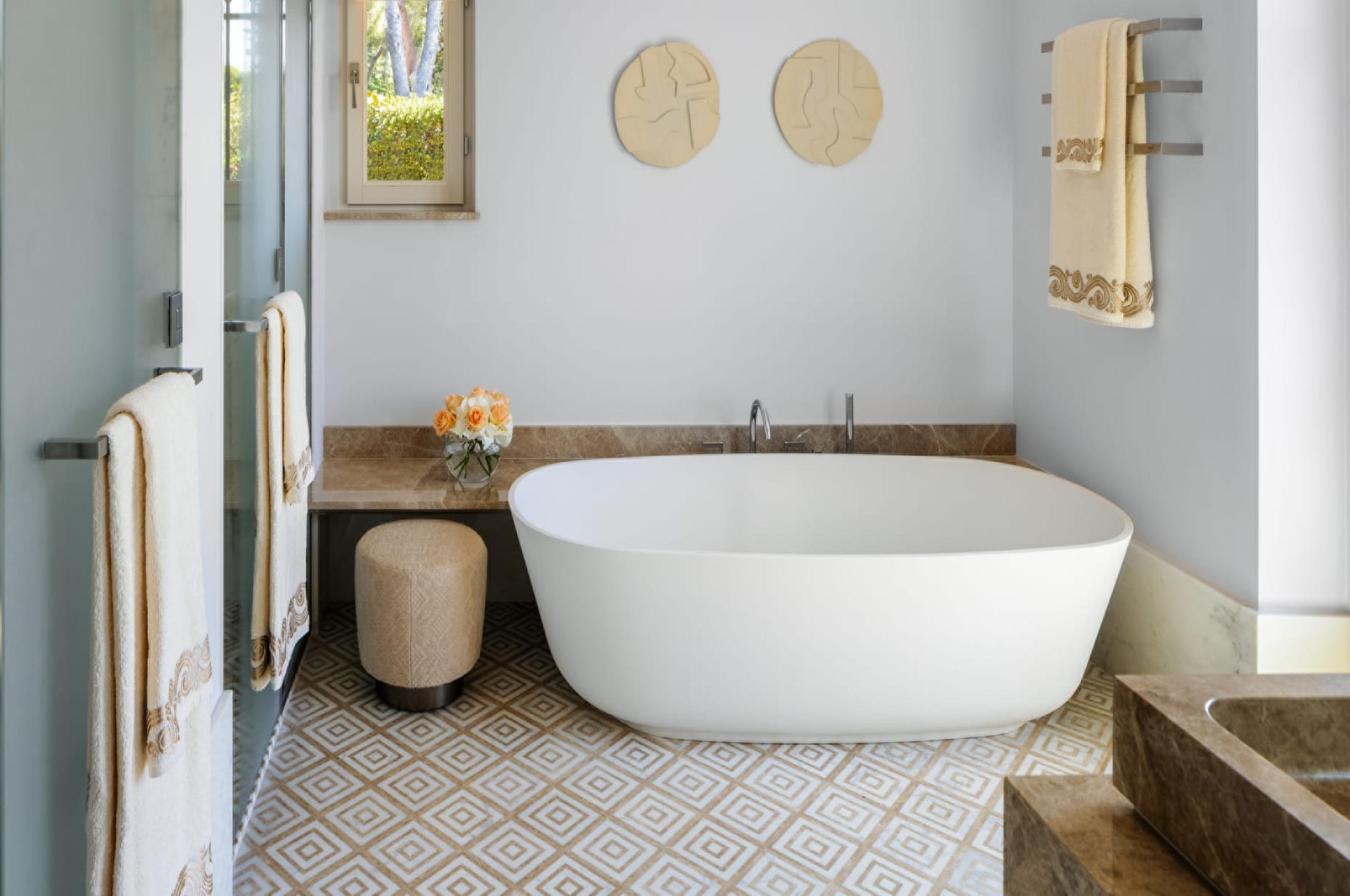 villa-beau-bathroom-bathtub-shower-sink-luxury-cap-ferrat