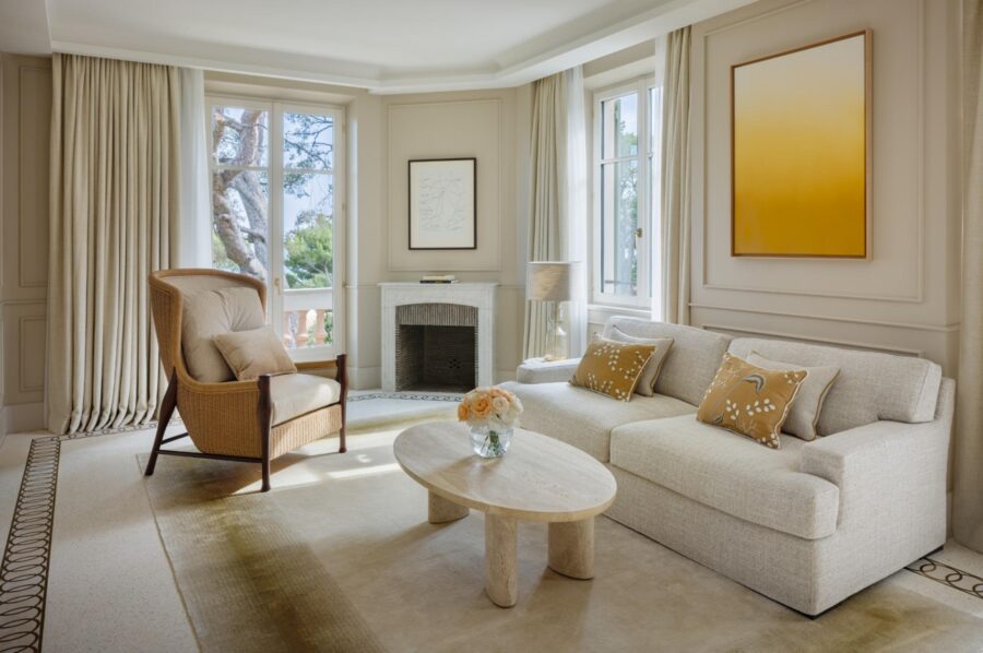 villa-beau-lounge-living-area-fireplace-garden-views-balcony-elegant-luxury-interior-cap-ferrat