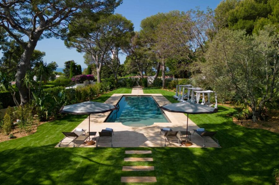 villa-beau-swimming-pool-garden-tropical-paradise-sea-views-luxury-rental-retreat-cap-ferrat