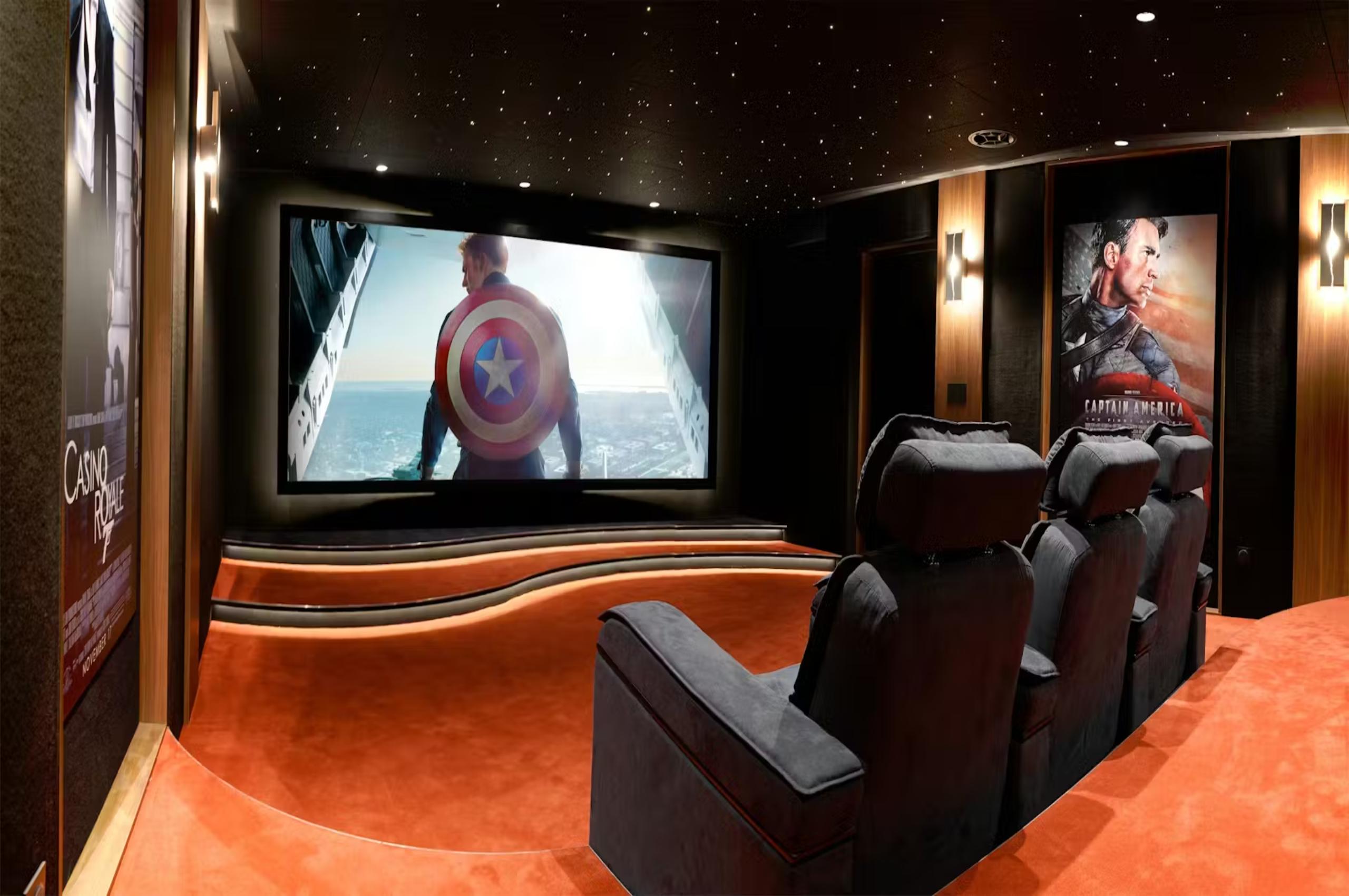 villa-elle-cinema-room-cosy-movie-night-luxury-entertainment-sttropez