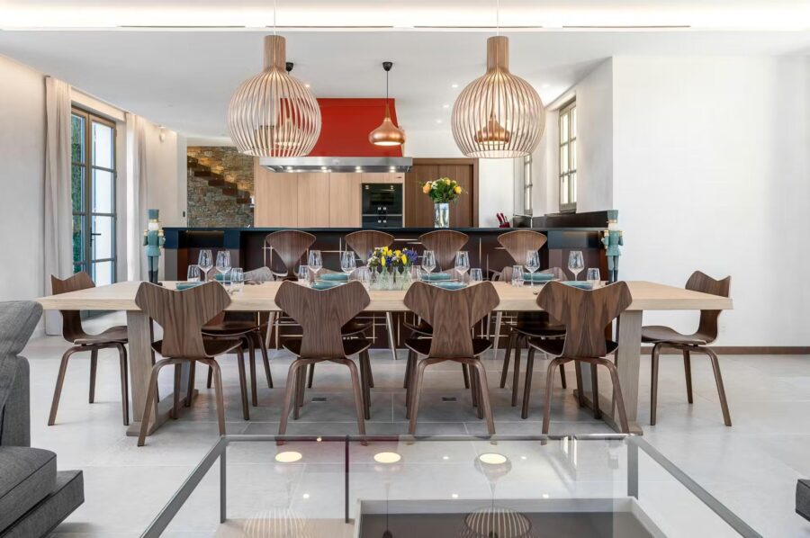 villa-elle-dining-room-living-space-openplan-modern-spacious-design-luxury-sttropez