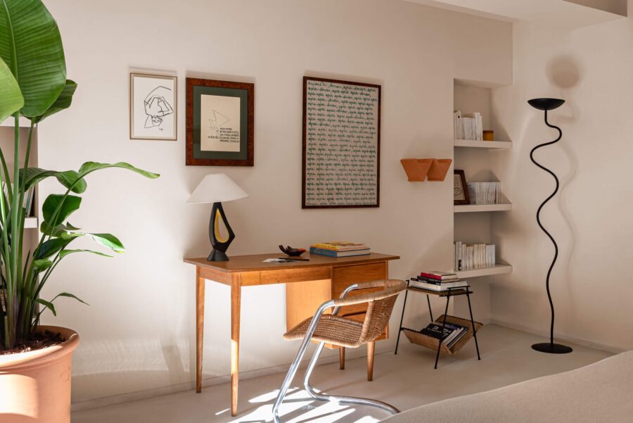 villa-etta-bedroom-office-desk-artwork-modern-design-luxury-provence