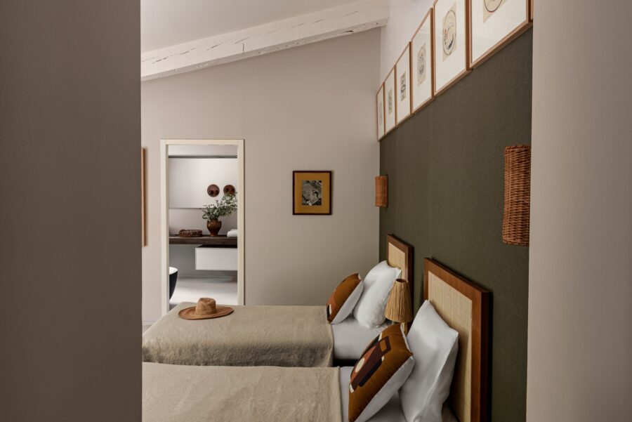 villa-etta-twin-bedroom-ensuite-bright-elegant-interior-design-luxury-provence