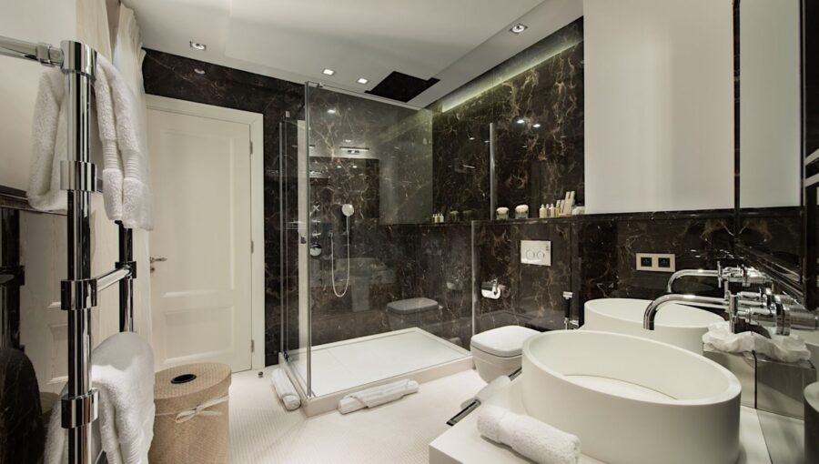 villa-gabrielle-bathroom-double-sink-shower-modern-luxury-interior-st-jean-cap-ferrat