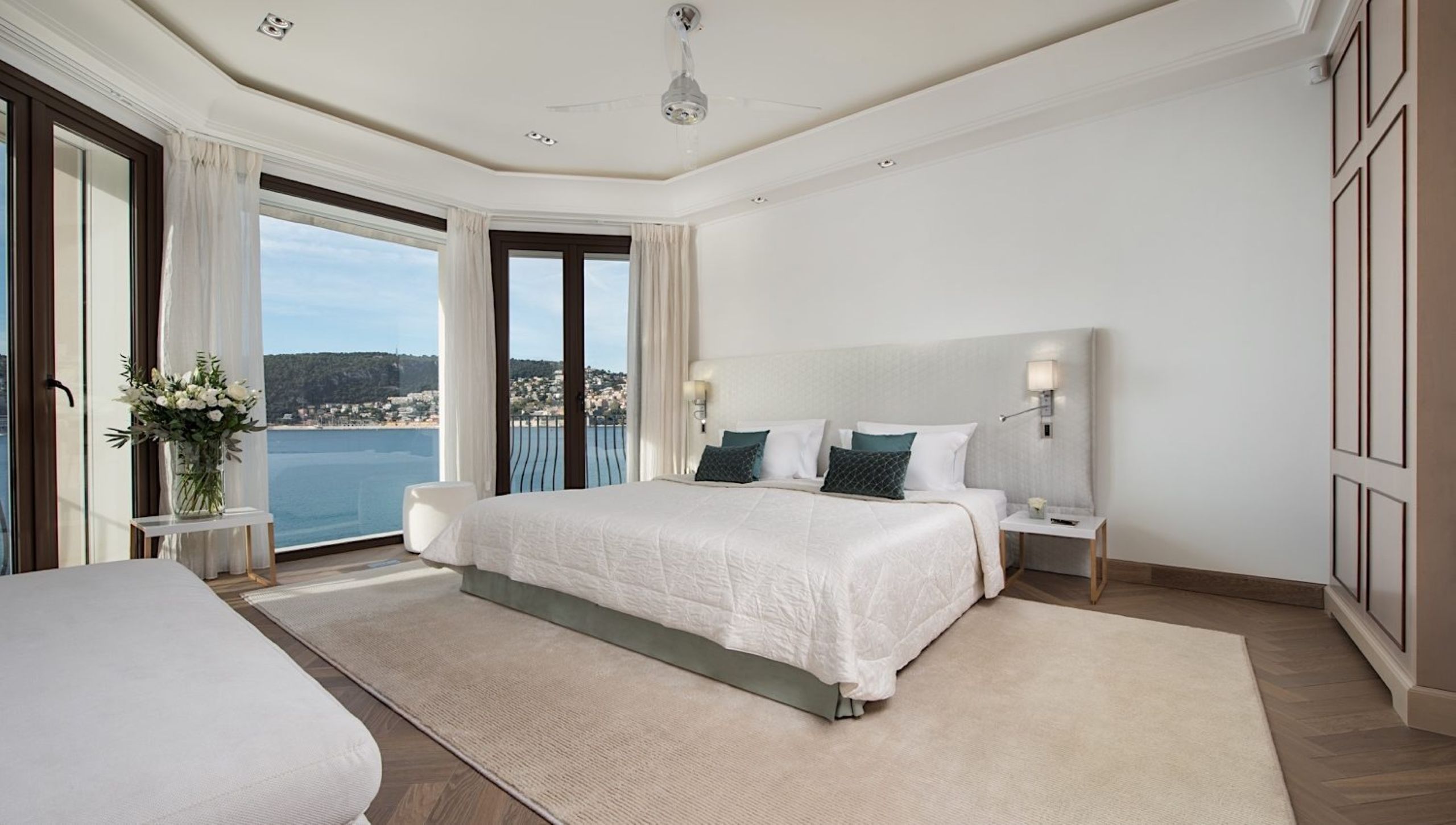 villa-gabrielle-bedroom-sea-view-spacious-bright-modern-interior-luxury-st-jean-cap-ferrat