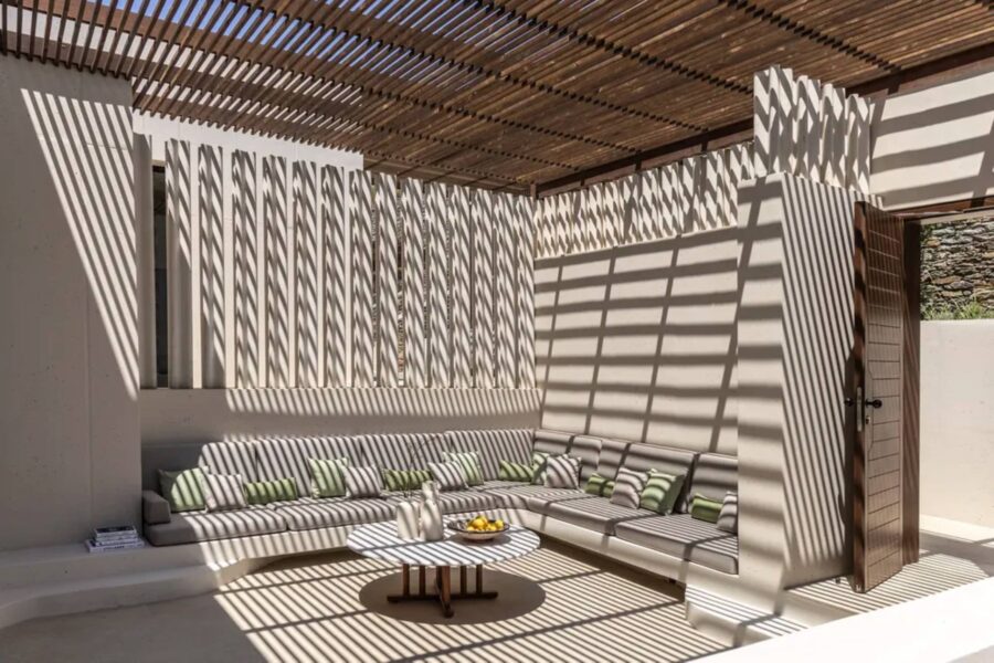 villa-kiki-outdoor-lounge-alfresco-seating-terrace-seaview-luxury-greece